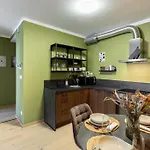 Zwirn Comfort With Balcony 아파트