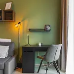 Zwirn Comfort With Balcony 아파트