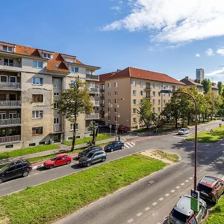 Zwirn Comfort With Balcony Bratislava