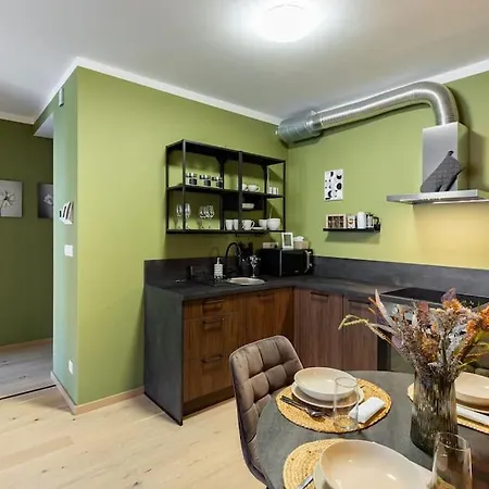 Zwirn Comfort With Balcony Appartement