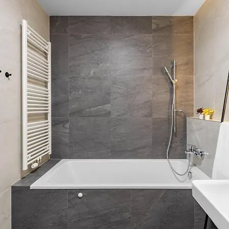 Zwirn Comfort With Balcony Appartement Bratislava