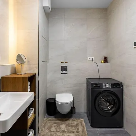 Appartement Zwirn Comfort With Balcony Bratislava