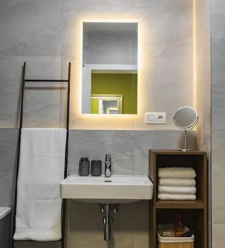 Zwirn Comfort With Balcony