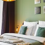 Zwirn Comfort With Balcony アパート *