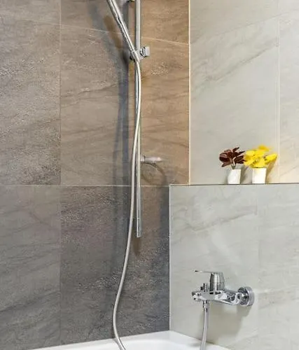 Zwirn Comfort With Balcony *